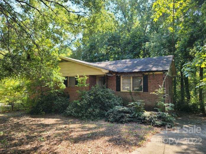 327 Esther Cir., Kannapolis, NC 28083