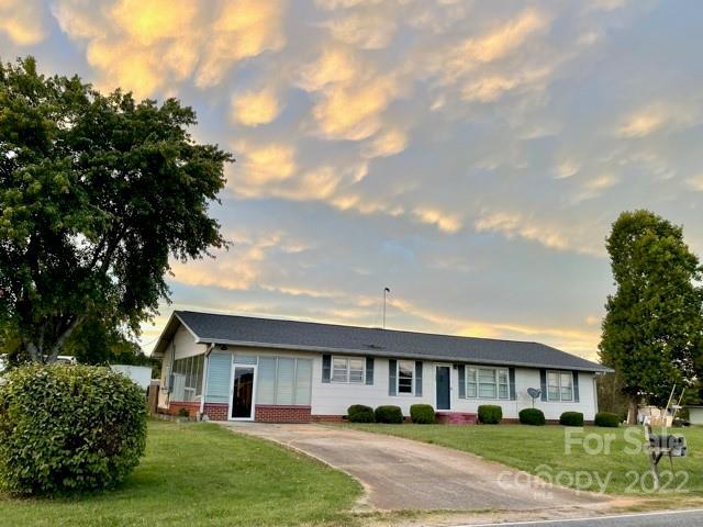 129 Hopewell Rd., Ellenboro, NC 28040