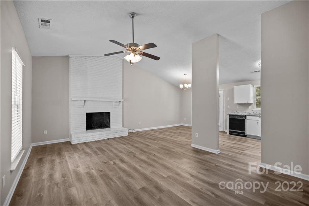 5917 Misty Way Ln., Charlotte, NC 28212
