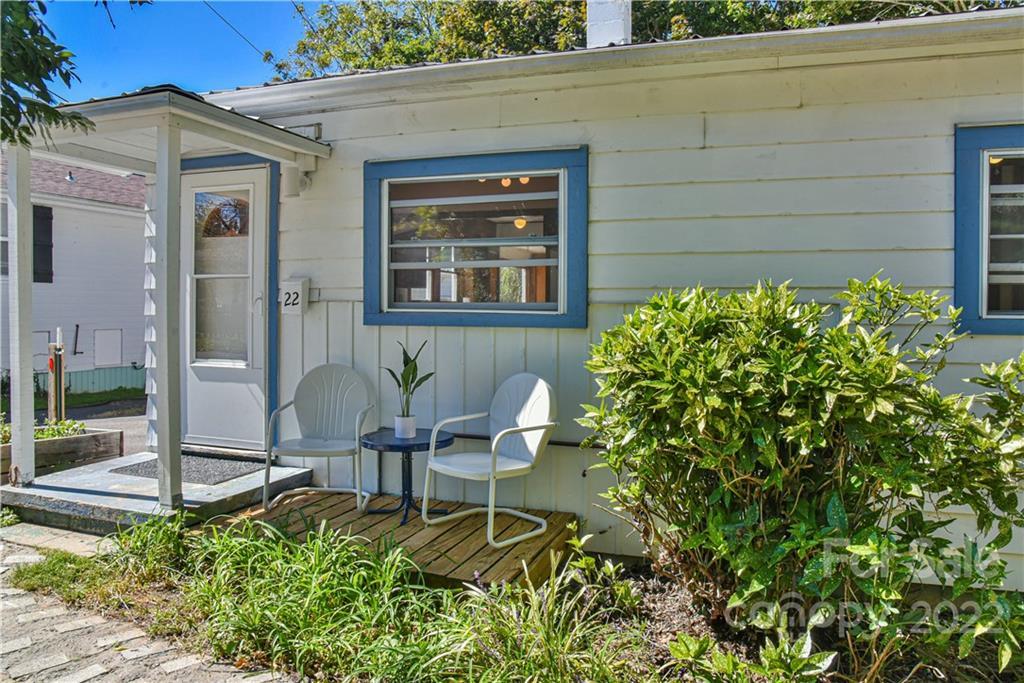 22 Jarrett St., Asheville, NC 28806