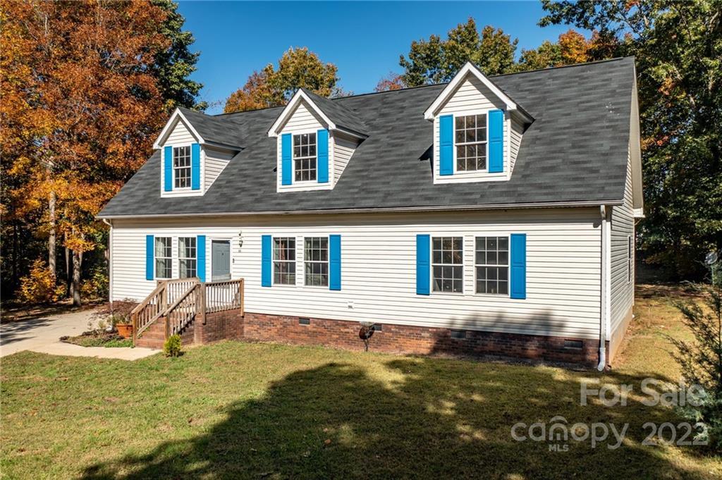 108 Biondo Ct., Statesville, NC 28625