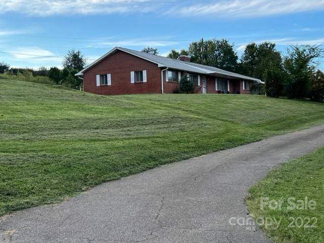 150 Hicks Rd., Burnsville, NC 28714