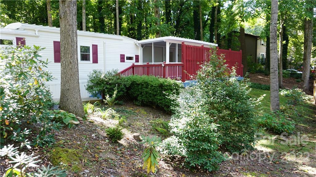 18 N Mockingbird Ln., Arden, NC 28704