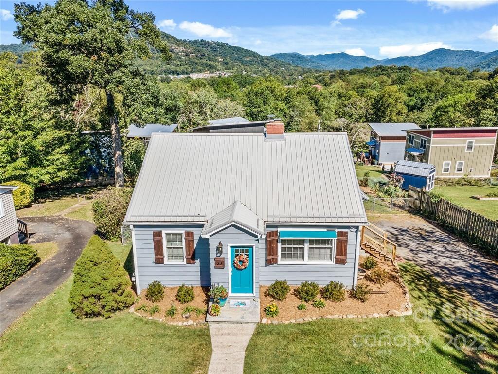 33 Skyland Cir., Asheville, NC 28804