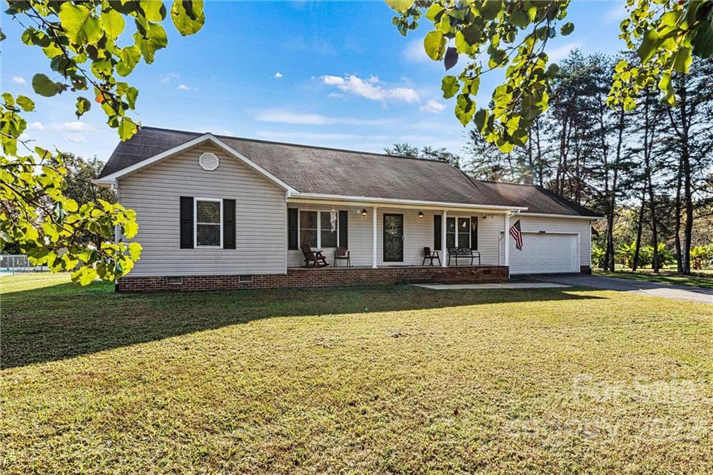 4862 Rock Barn Rd., Claremont, NC 28610
