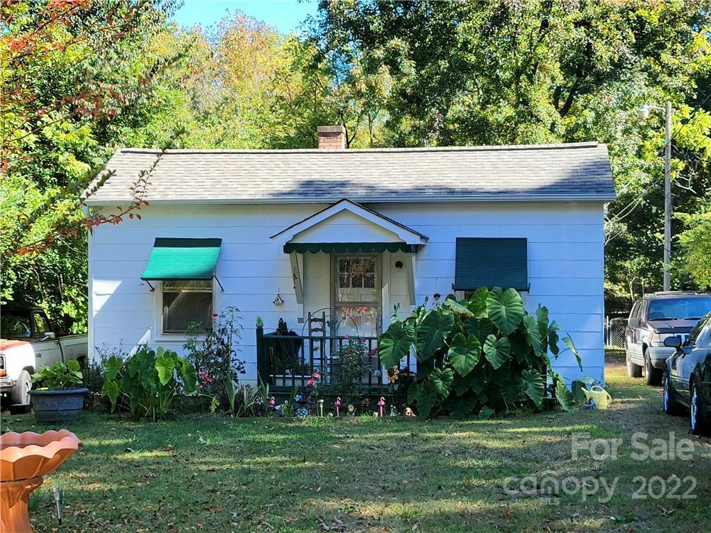 612 Miller Ave., Statesville, NC 28677