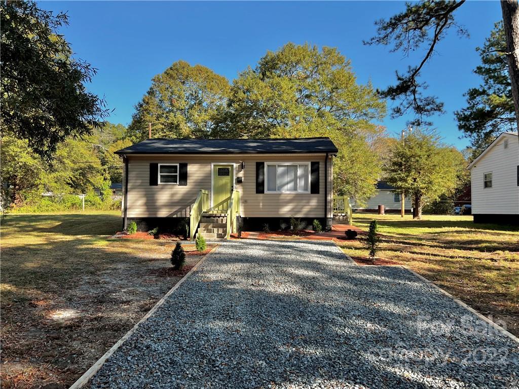 512 E Peachtree St., Dallas, NC 28034