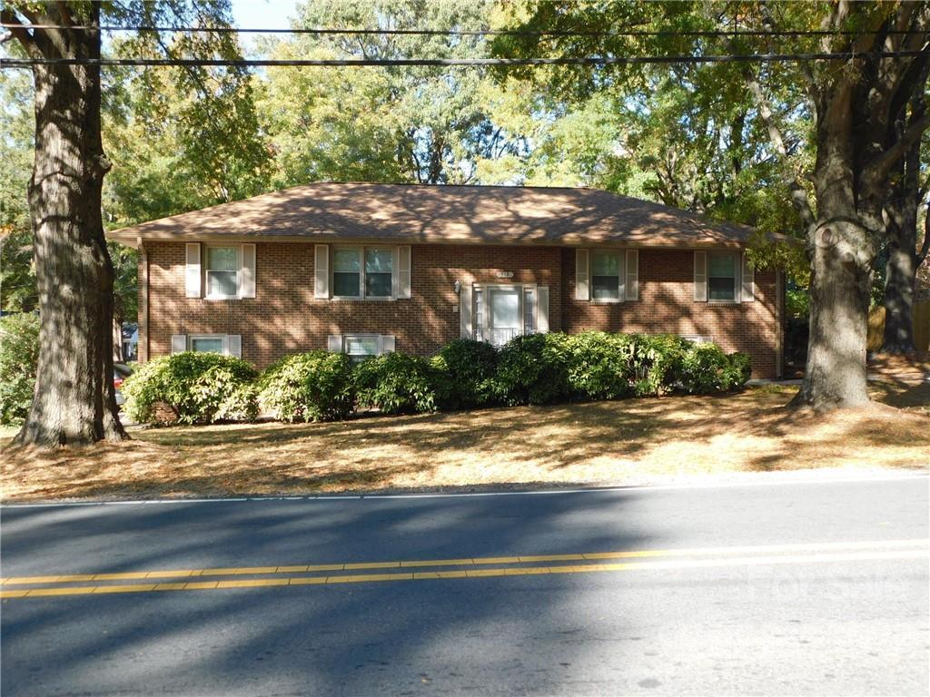512 Rogers Lake Rd., Kannapolis, NC 28081