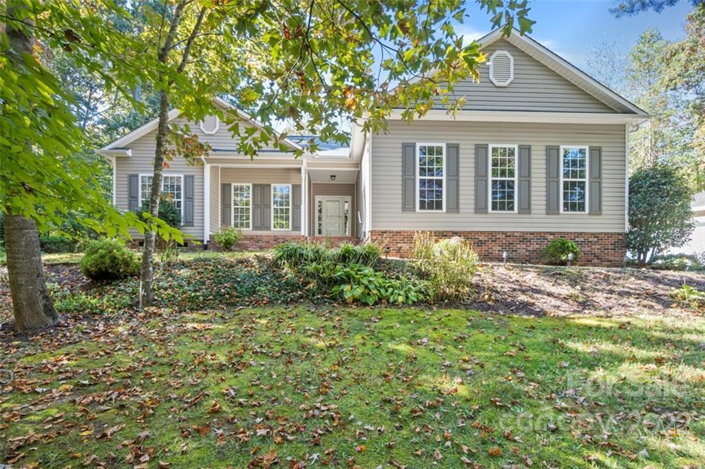 2056 Lynmore Dr., Sherrills Ford, NC 28673