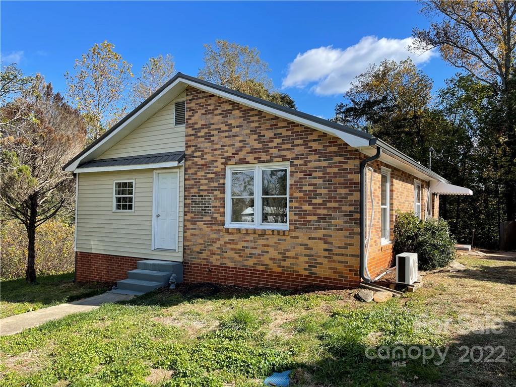 206 Highland Pl., Hickory, NC 28601