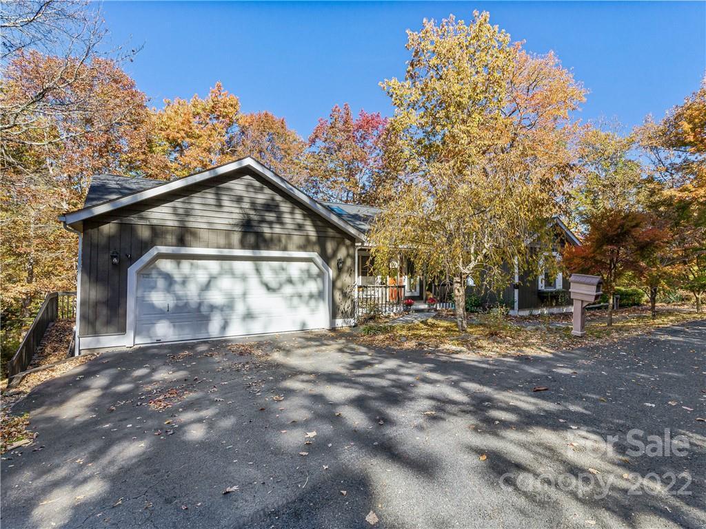 20 Beechwood Ln., Pisgah Forest, NC 28768
