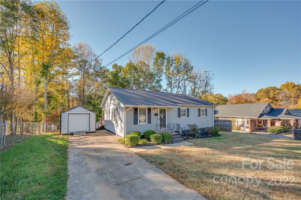 275 Carolina Ave., Forest City, NC 28043
