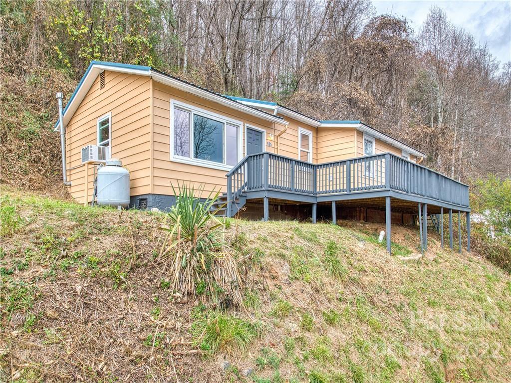685 Allen St., Sylva, NC 28779