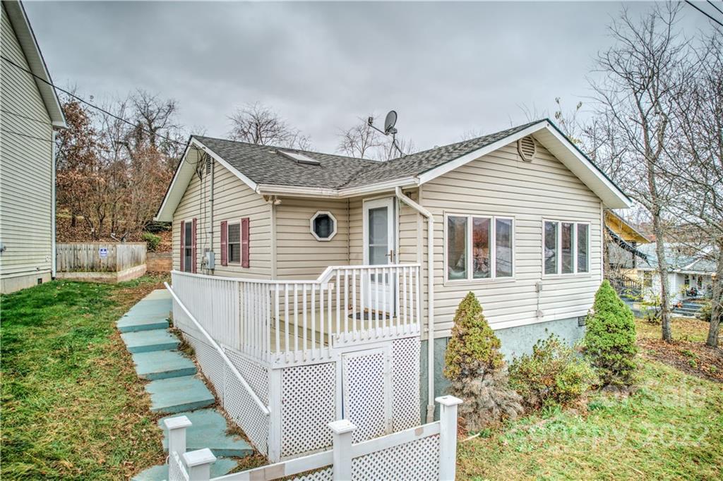 48 East St., Asheville, NC 28803