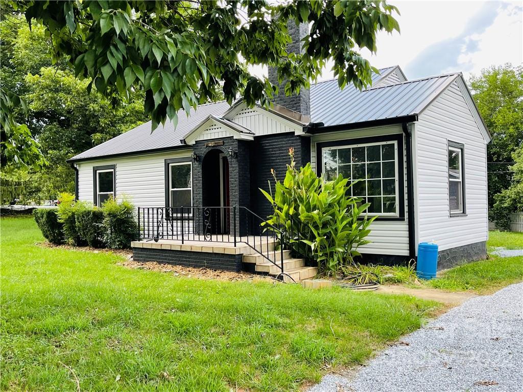 304 Mountain View St., Morganton, NC 28655