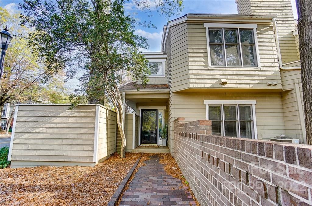 427 W 8th St. #105, Charlotte, NC 28202