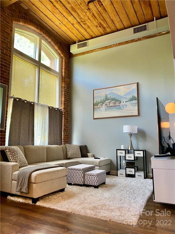 201 Hoskins Rd. #326, Charlotte, NC 28208