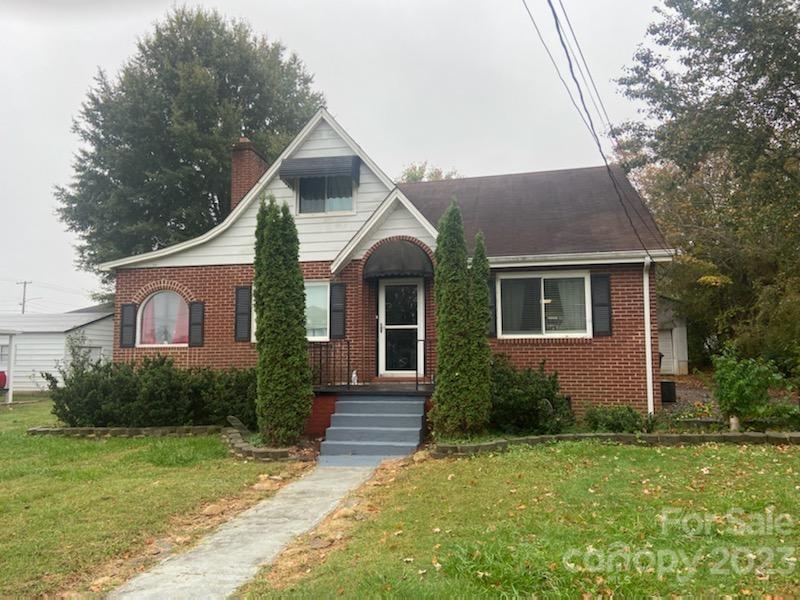 103 Burns St., Morganton, NC 28655