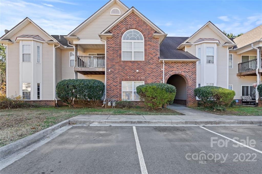 2554 Carya Pond Ln., Charlotte, NC 28212