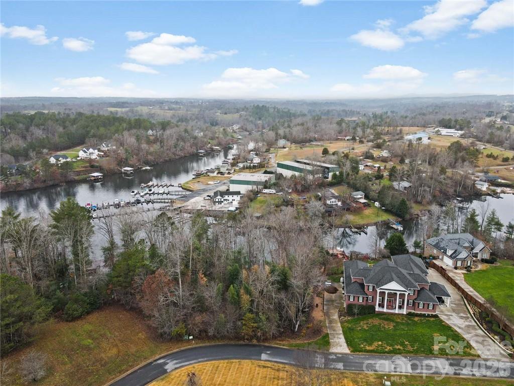 100 Old Ferry Ln., Hickory, NC 28601