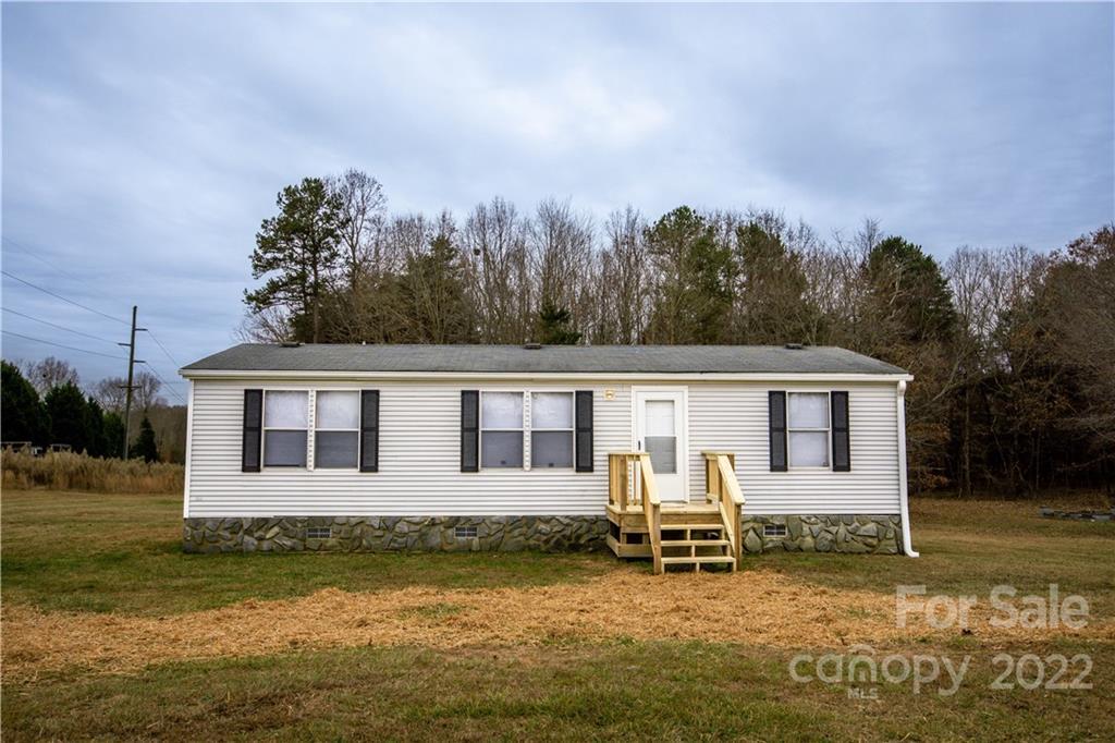 212 Conifer Dr., Statesville, NC 28625