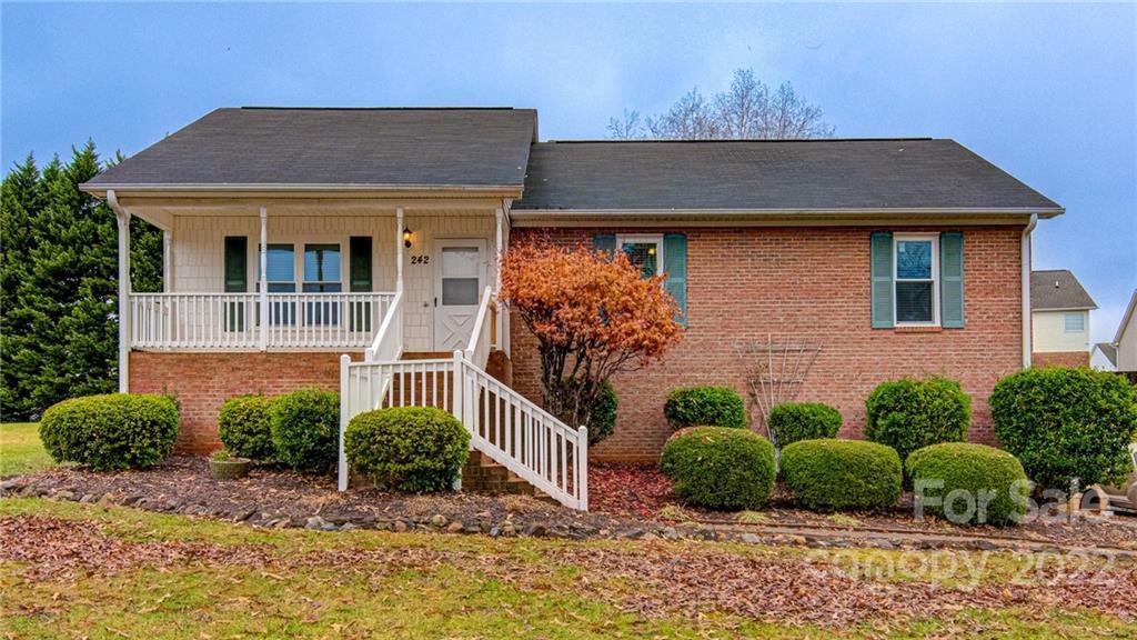 242 Sedge Meadow Dr., Winston-Salem, NC 27107
