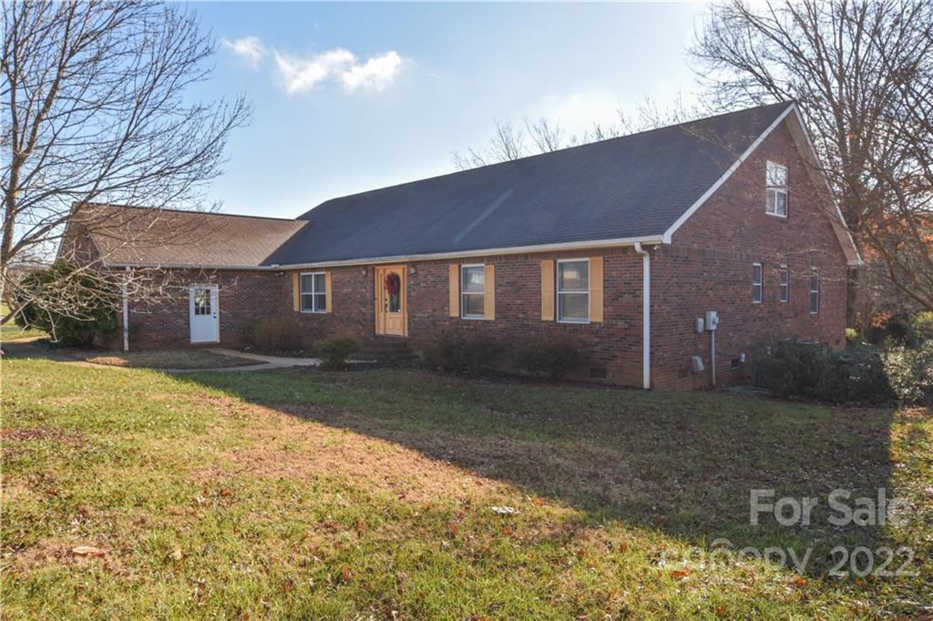 543 Brawley School Rd., Mooresville, NC 28117