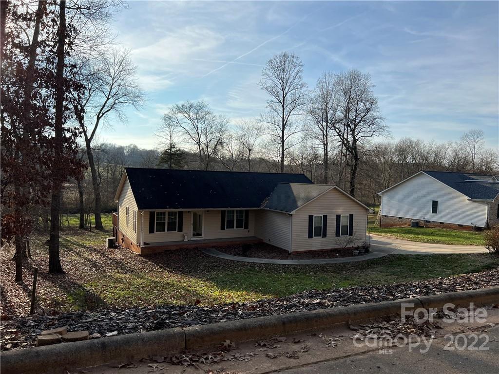 886 Westside Dr., Newton, NC 28658