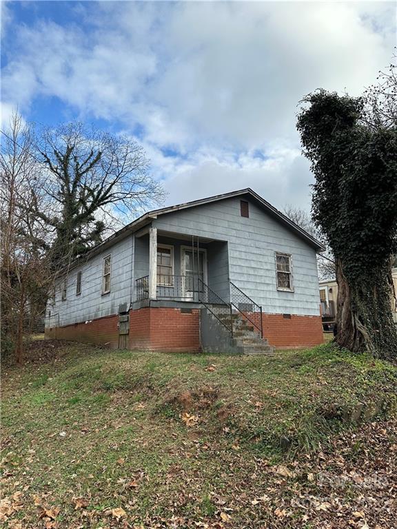 405 2nd Street Pl., Hickory, NC 28602