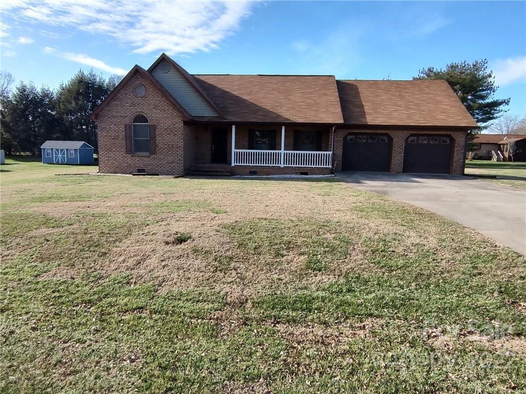 213 Thistle Ln., Statesville, NC 28625