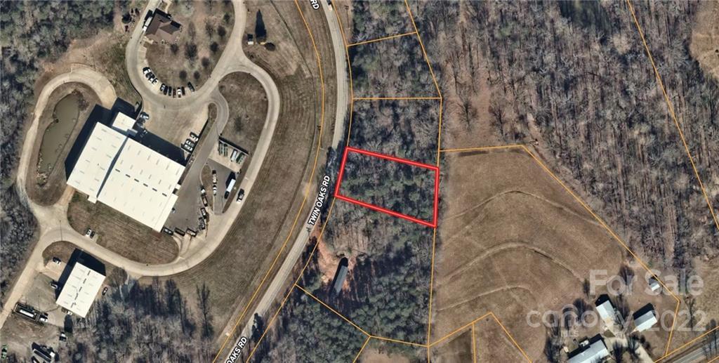 377 Twin Oaks Rd., Statesville, NC 28625