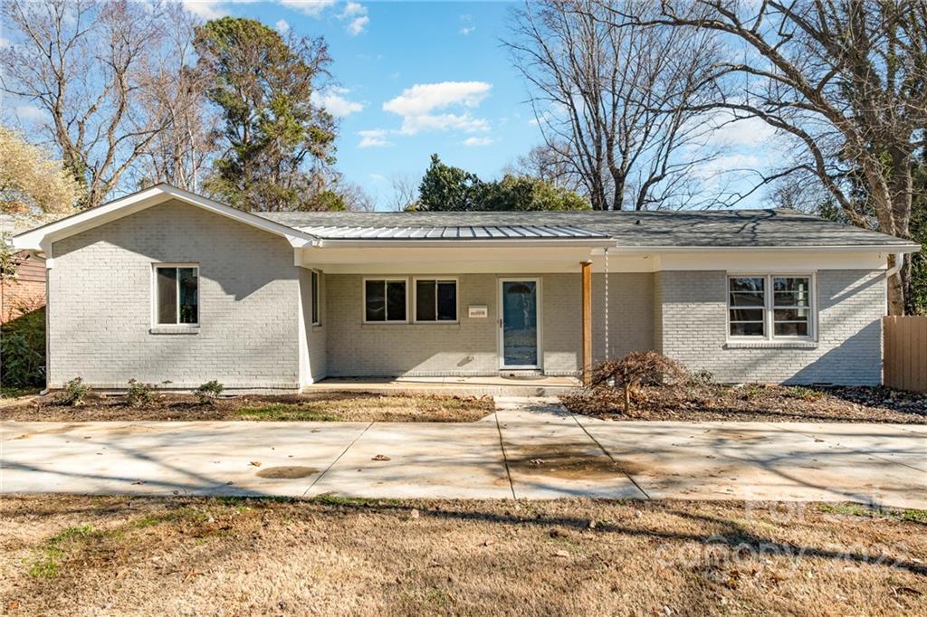 1016 Dresden Dr., Charlotte, NC 28205