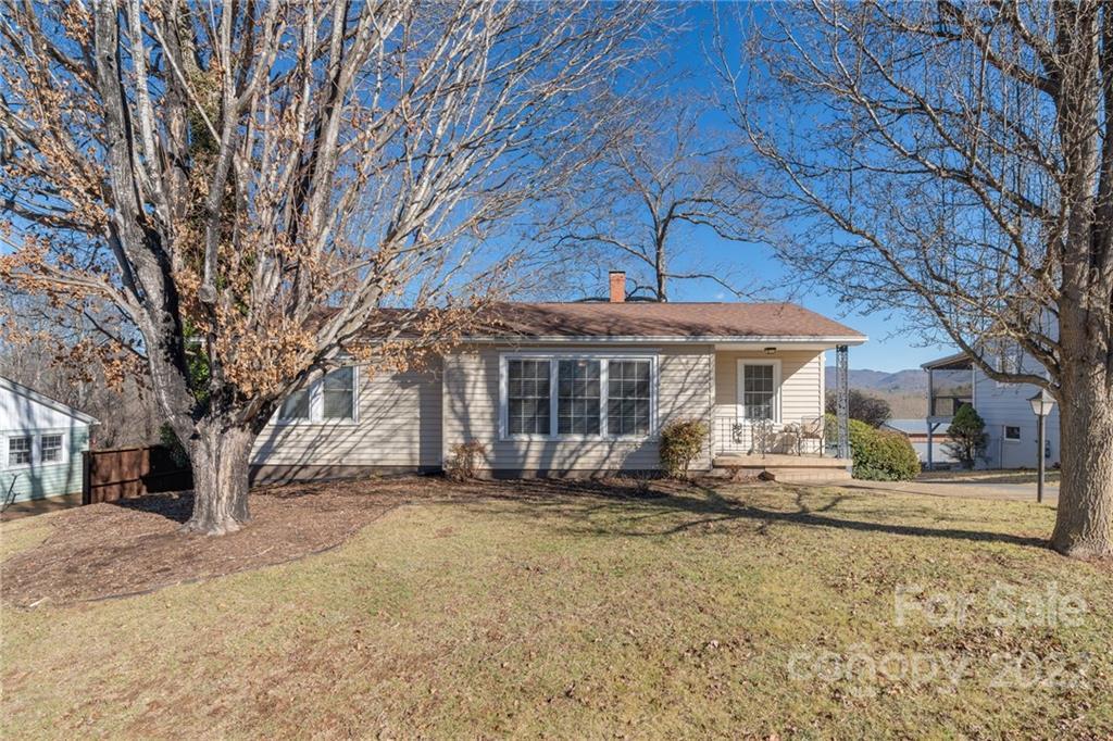 35 Skyland Cir., Asheville, NC 28804