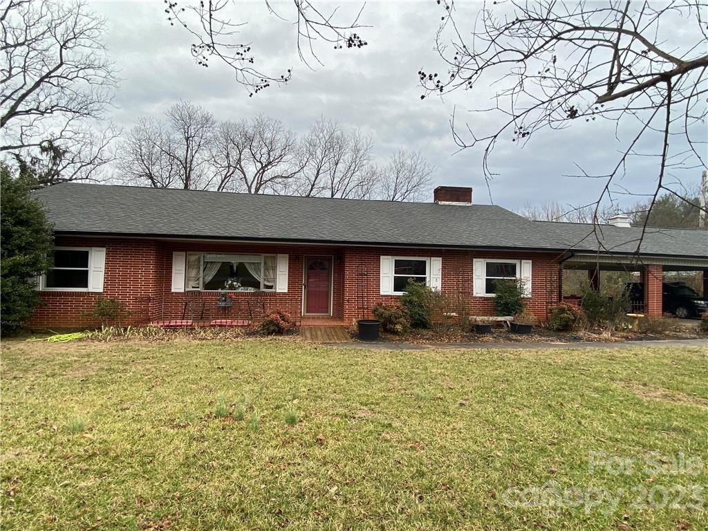 303 Mimosa Ave., Morganton, NC 28619