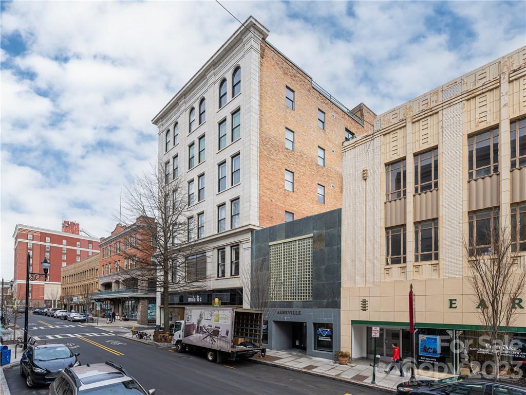 84 W Walnut St. #604, Asheville, NC 28801