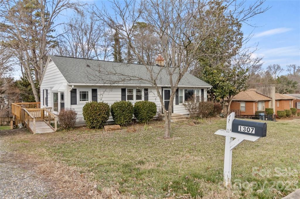 1307 Knox St., Statesville, NC 28677