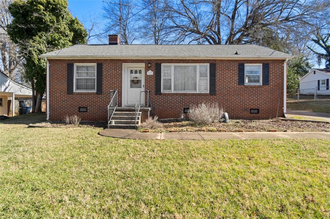 326 Nursery Ln., Statesville, NC 28677