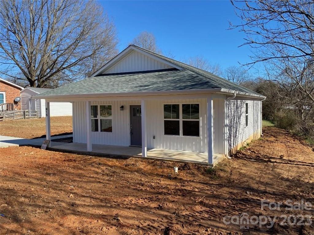 915 Adams St., Statesville, NC 28677