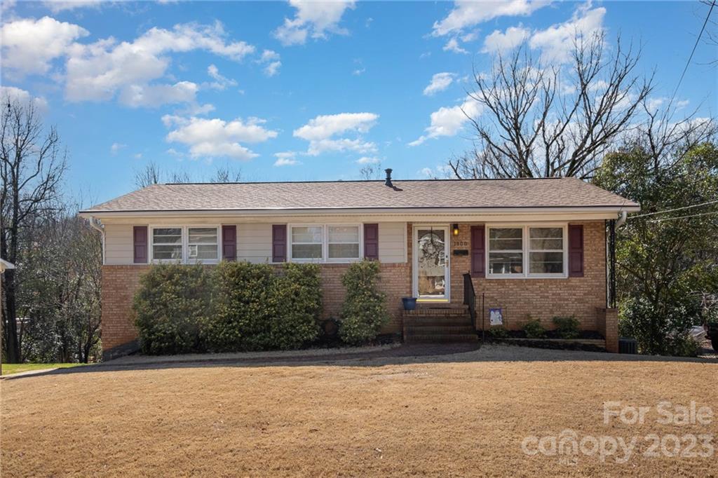 1900 Starbrook Dr., Charlotte, NC 28210