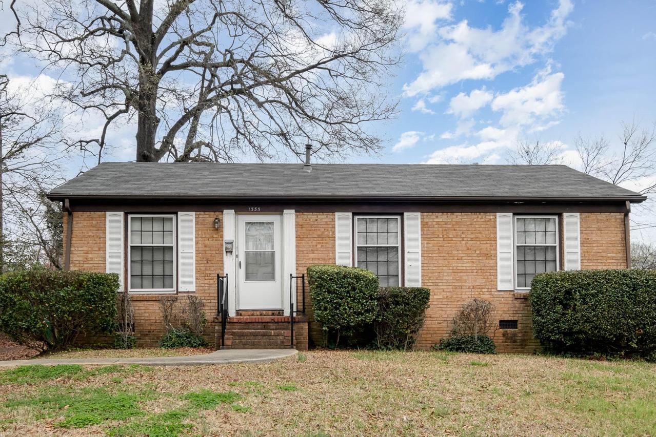 1335 Weststone Dr., Charlotte, NC 28208