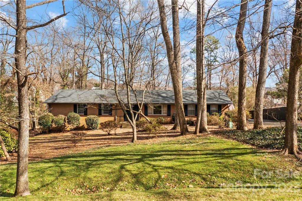 8840 Dogwood Dr., Charlotte, NC 28215