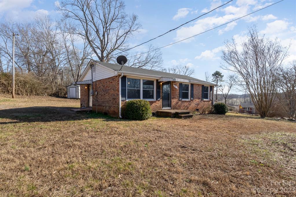 2111 Kennedy Dr., Statesville, NC 28677
