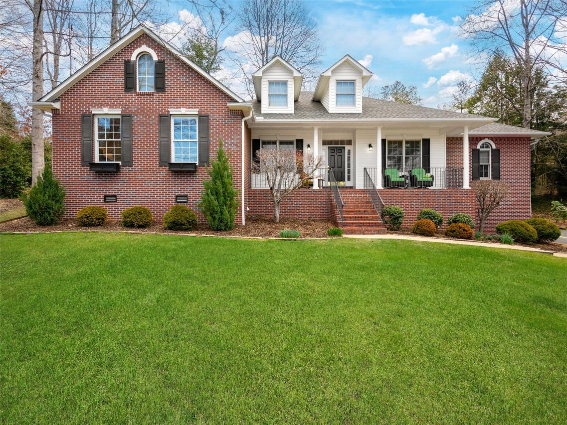 1051 Linkside Dr., Hendersonville, NC 28739