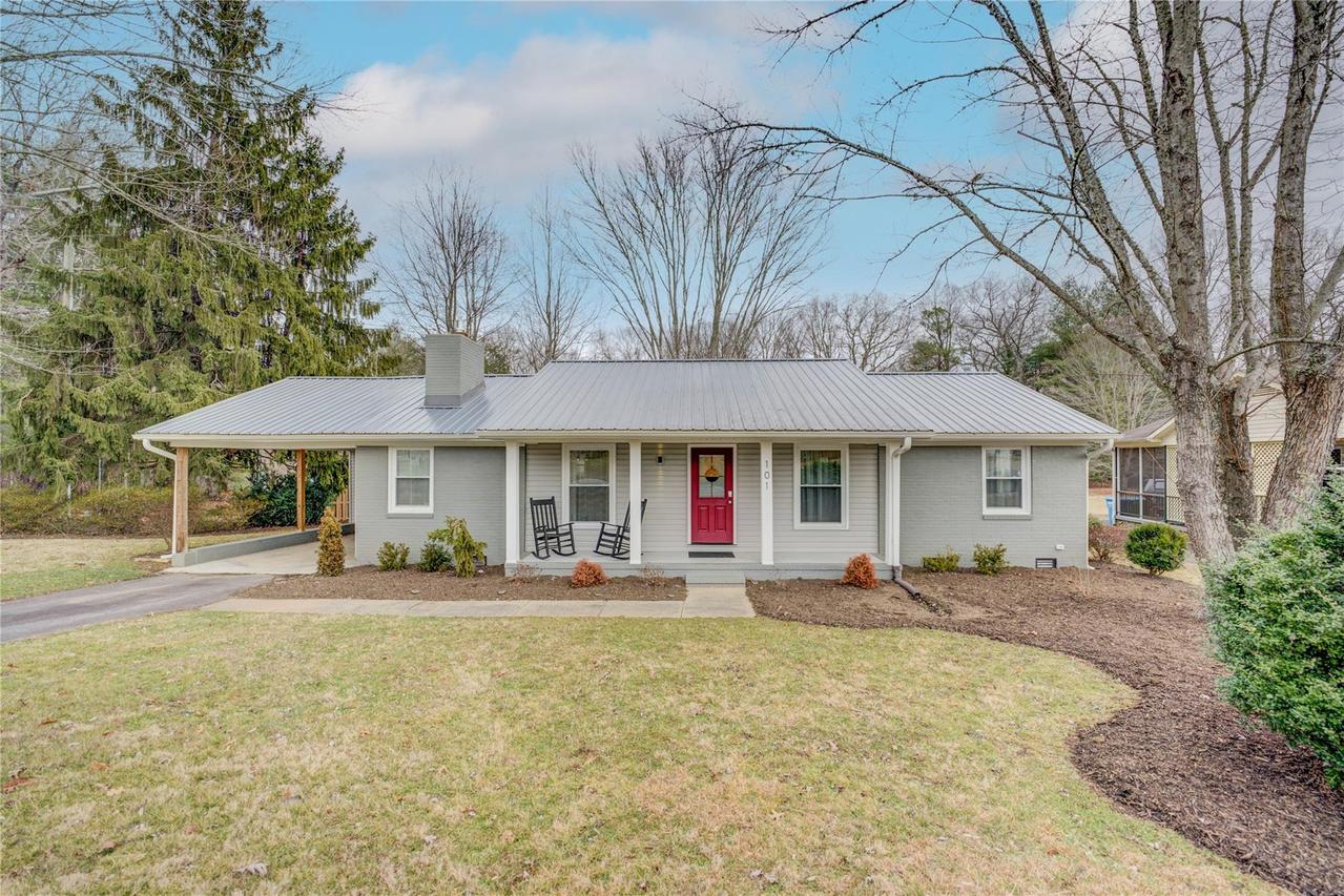 101 Summerglen Dr., Asheville, NC 28806