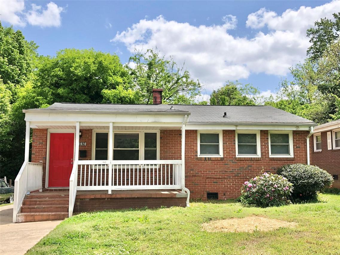 1920 Kennesaw Dr., Charlotte, NC 28216