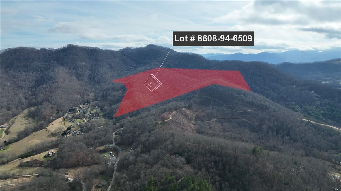 99999 Sequoyah Dr., Waynesville, NC 28785