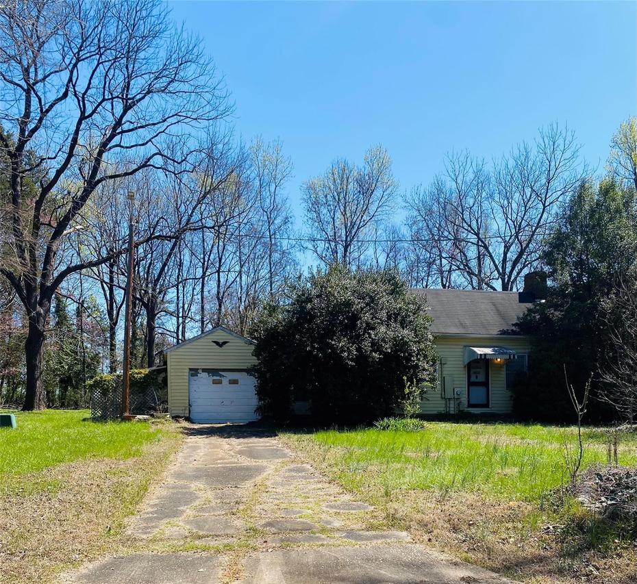 8637 Barry Oak Cir., Charlotte, NC 28214