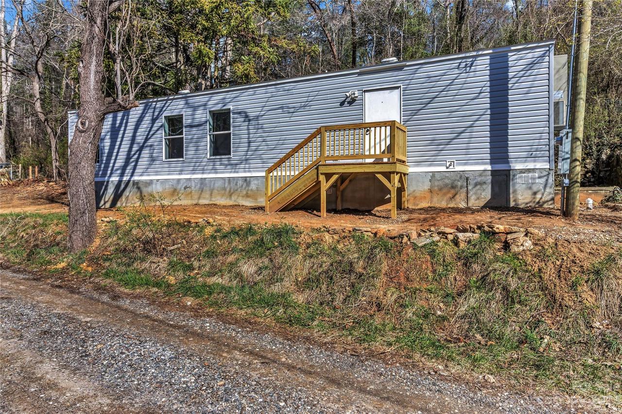 141 Hemphill Rd., Asheville, NC 28803