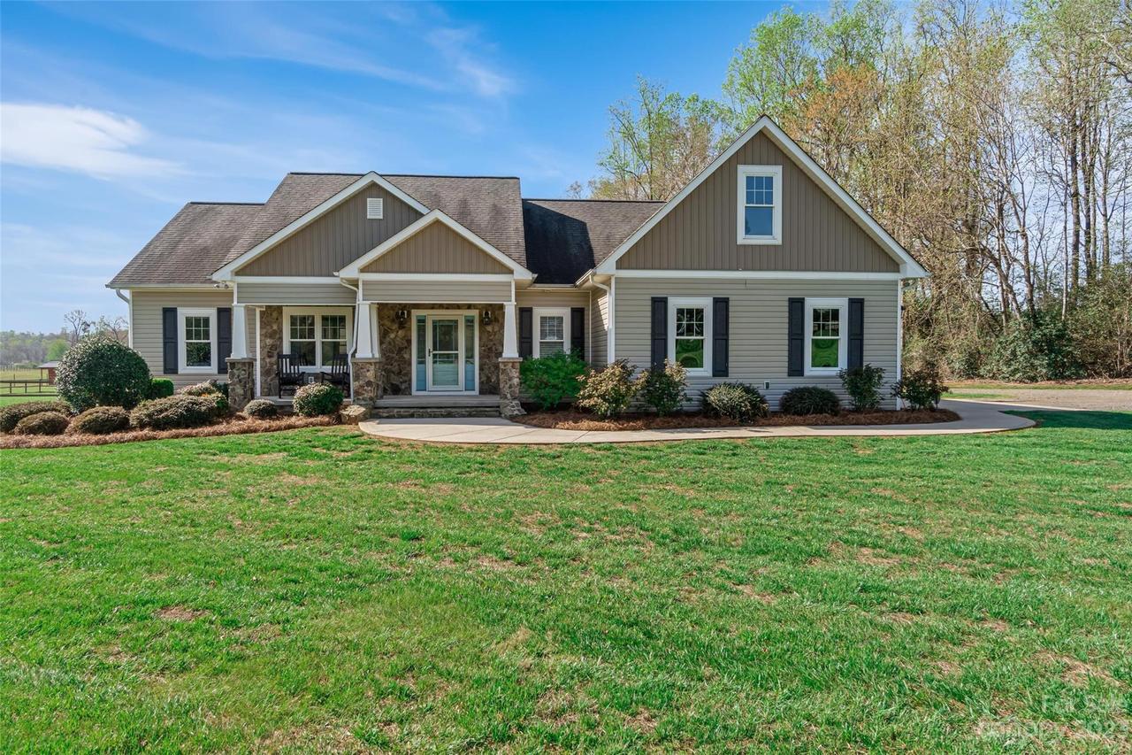 108 Echo Glen Dr., Statesville, NC 28625