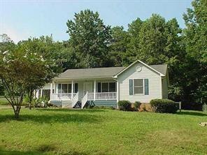 912 Edgewater Dr., Belmont, NC 28012